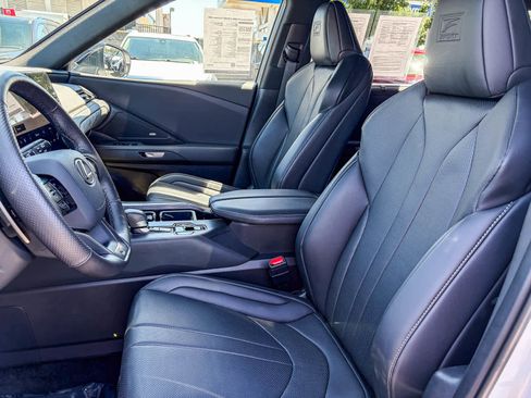 Used 2025 Lexus TX 500h AWD w/ Technology Package image 16