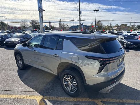 Certified 2025 Chevrolet Traverse LT image 6