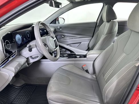 Used 2025 Hyundai Elantra SEL FWD image 20