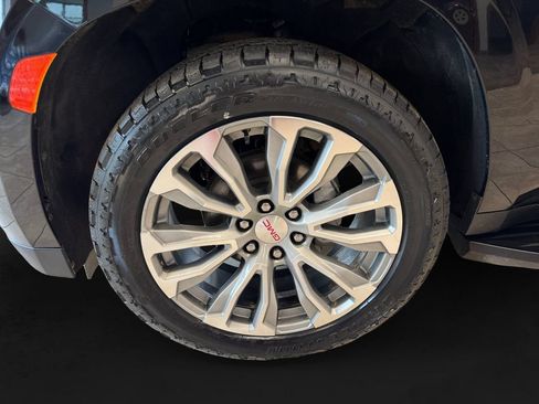 Used 2021 GMC Yukon XL Denali w/ Advanced Technology Package AWD/4WD image 9