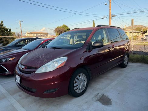 Used 2008 Toyota Sienna LE image 3