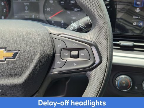 Used 2026 Chevrolet Trax LS w/ LS Convenience Package FWD image 20