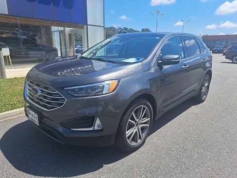 Used 2020 Ford Edge Titanium w/ Equipment Group 301A AWD/4WD image 2