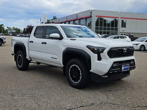 New 2026 Toyota Tacoma TRD Off-Road AWD/4WD image 3