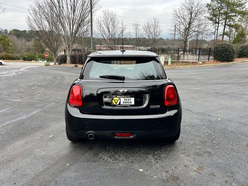 Used 2017 MINI Cooper 2-Door Hardtop image 6
