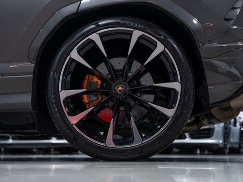Used 2021 Lamborghini Urus AWD/4WD image 12