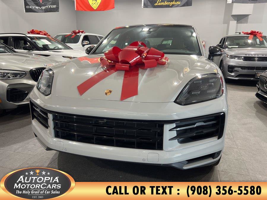 Used 2025 Porsche Cayenne S AWD/4WD image 1