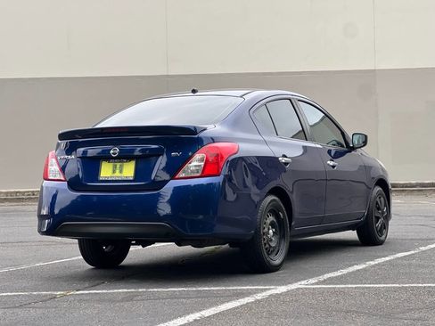 Used 2018 Nissan Versa SV image 5