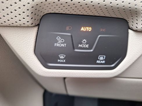 New 2025 Volkswagen Atlas SE image 11