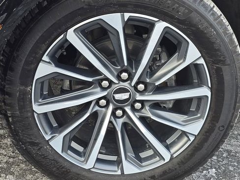 Used 2024 Cadillac Lyriq Sport image 10