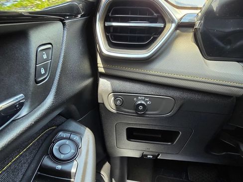 Used 2024 Chevrolet TrailBlazer ACTIV w/ Convenience Package FWD image 32