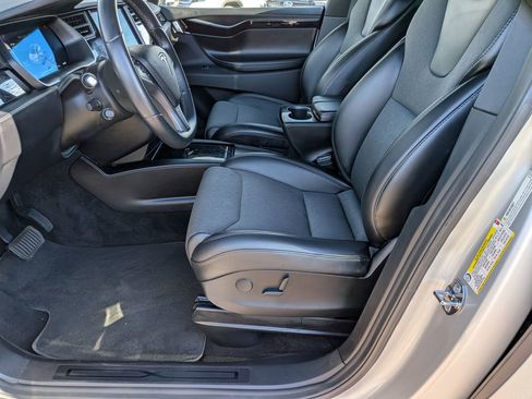 Used 2018 Tesla Model X P100D image 11