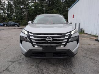 Used 2024 Nissan Rogue SV AWD/4WD video 3