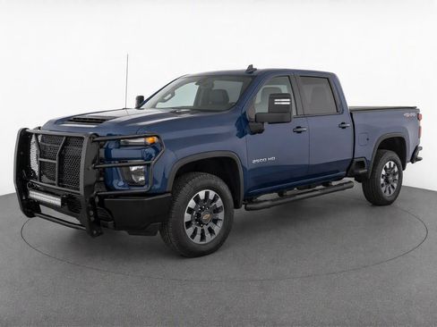 Used 2022 Chevrolet Silverado 2500 Custom w/ Custom Value Package AWD/4WD image 3