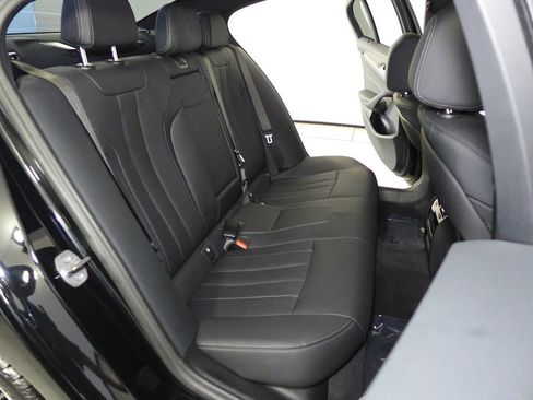 Used 2023 BMW 530i w/ Convenience Package RWD image 20