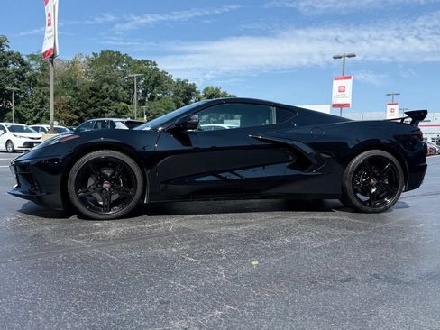 Used 2025 Chevrolet Corvette Stingray Preferred Cpe RWD image 3