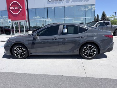 Used 2025 Toyota Camry XLE AWD/4WD image 2