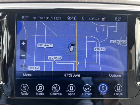 Used 2017 Chrysler Pacifica Touring-L image 4