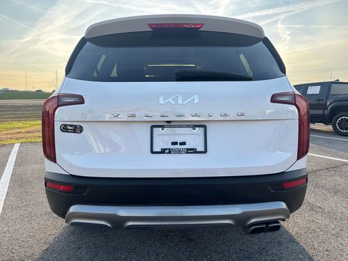 Used 2022 Kia Telluride EX w/ EX Premium Package FWD image 8
