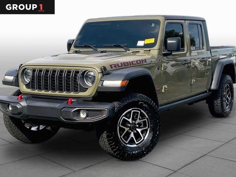 Used 2025 Jeep Gladiator Rubicon w/ Convenience Group AWD/4WD image 1