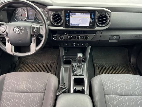 Used 2018 Toyota Tacoma TRD Off-Road image 4