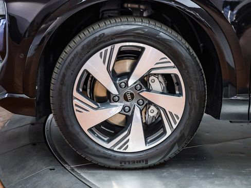 New 2025 Audi Q6 e-tron Premium Plus AWD/4WD image 11