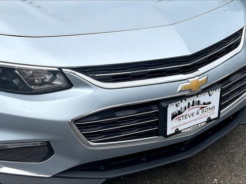 Used 2017 Chevrolet Malibu LT FWD image 31