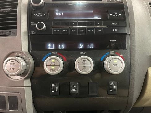 Used 2011 Toyota Tundra Limited w/ Memory Pkg AWD/4WD image 25