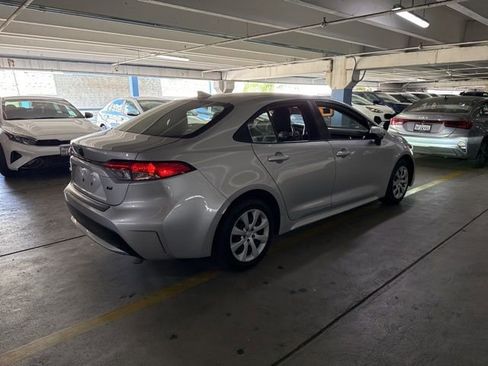 Used 2022 Toyota Corolla LE image 23