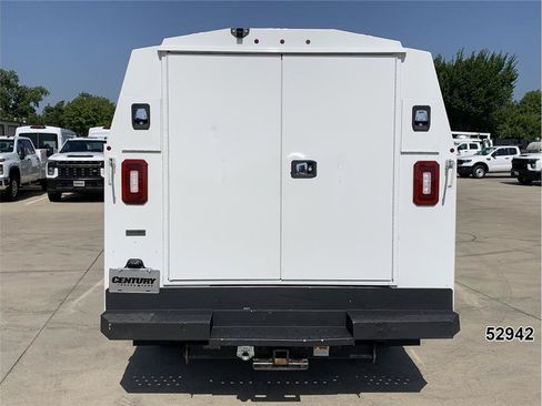 Used 2020 Chevrolet Express 3500 w/ Power Convenience Package RWD image 7