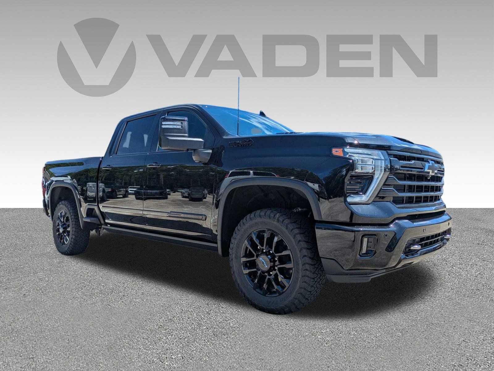 New 2026 Chevrolet Silverado 2500 High Country w/ Midnight Edition AWD/4WD image 3