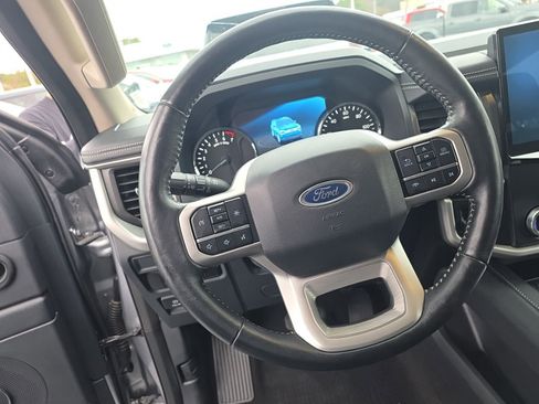 Used 2024 Ford Expedition XLT image 29