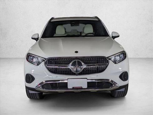 Certified 2025 Mercedes-Benz GLC 300 image 3