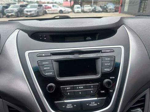 Used 2013 Hyundai Elantra GLS w/ Preferred Pkg FWD image 11