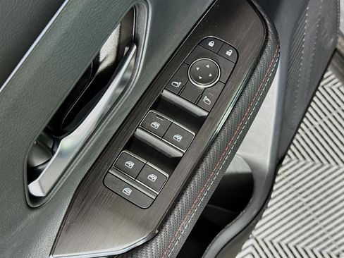 New 2026 Nissan Kicks SR FWD image 18