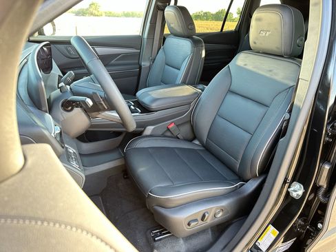 New 2026 Buick Enclave Sport Touring FWD image 11