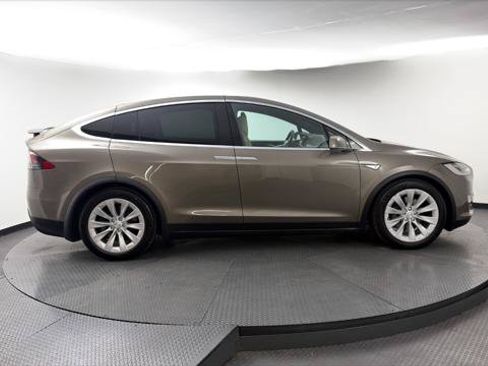 Used 2016 Tesla Model X 90D AWD/4WD image 8