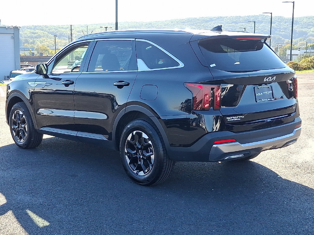Used 2024 Kia Sorento S AWD/4WD image 4