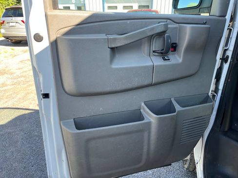 Used 2020 Chevrolet Express 2500 w/ Driver Convenience Package RWD image 29