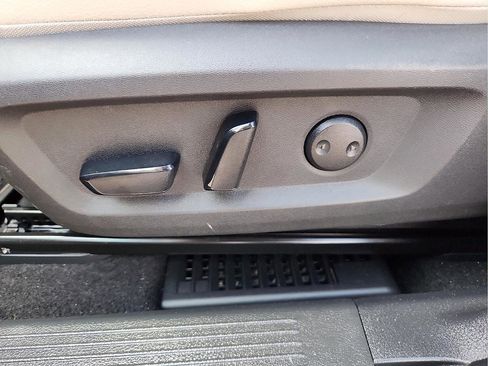 Used 2024 Nissan Rogue SL FWD image 12