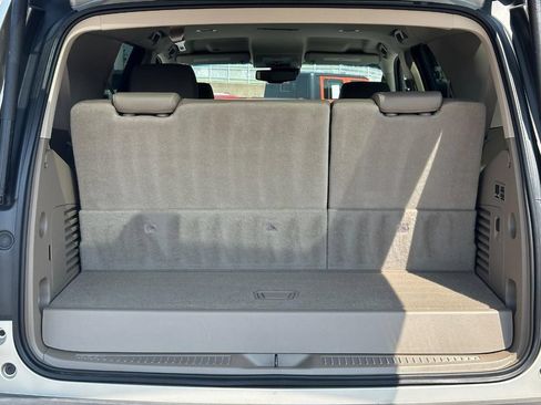 Used 2016 Chevrolet Tahoe LT w/ Luxury Package RWD image 6