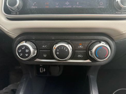 Used 2021 Nissan Versa SV image 18