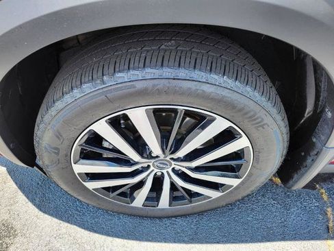 Certified 2025 Nissan Pathfinder Platinum AWD/4WD image 24