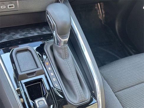 New 2026 GMC Canyon Elevation w/ LPO, Black Badging Package image 13