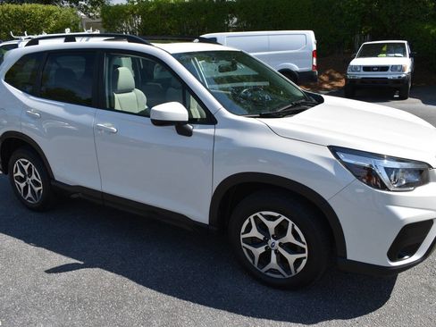 Used 2020 Subaru Forester Premium image 38