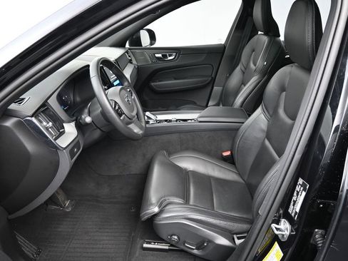 Used 2024 Volvo XC60 B5 Ultimate w/ Protection Package Premier AWD/4WD image 10