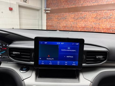 Certified 2022 Ford Explorer XLT w/ Equipment Group 202A image 18