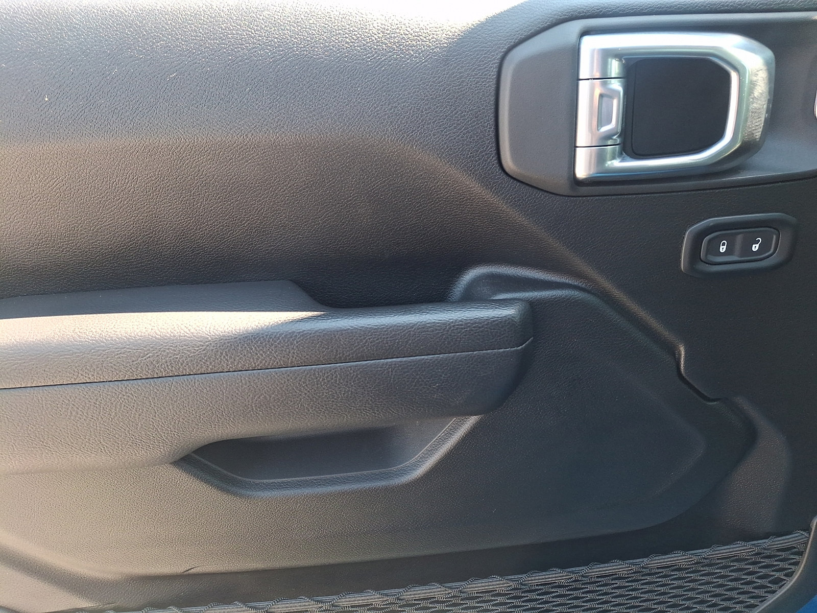Used 2025 Jeep Wrangler Unlimited Sport AWD/4WD image 11