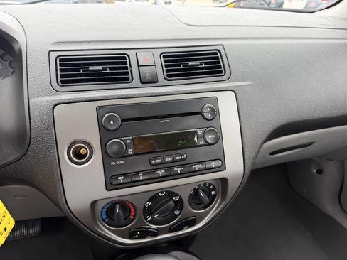 Used 2007 Ford Focus SE FWD image 24