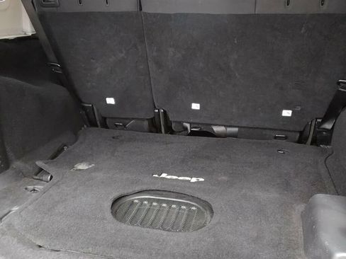 Used 2015 Jeep Wrangler Unlimited Sahara w/ Connectivity Group AWD/4WD image 9